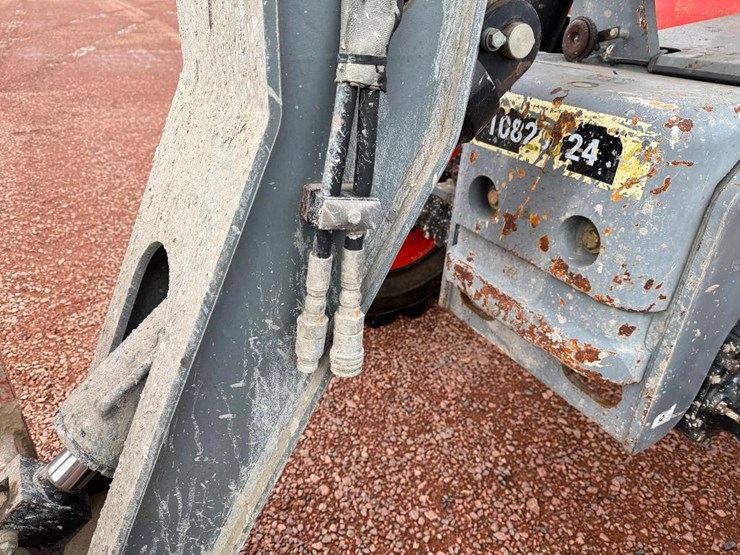 2018-skyjack-sj643th-image-32