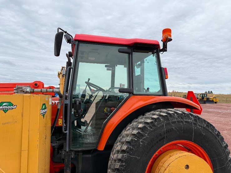 2005-kubota-la1301s-image-15