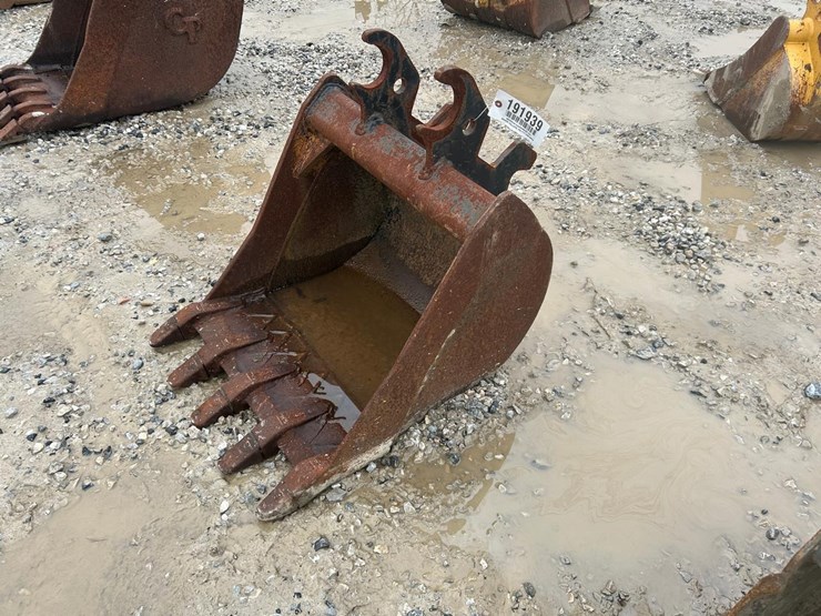 24”-excavator-bucket-image-3