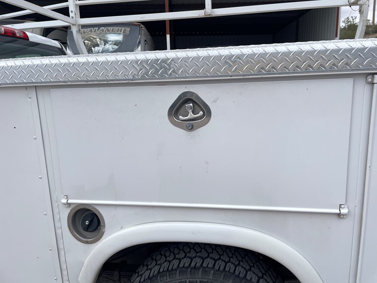 2015-chevrolet-silverado-2500-image-47