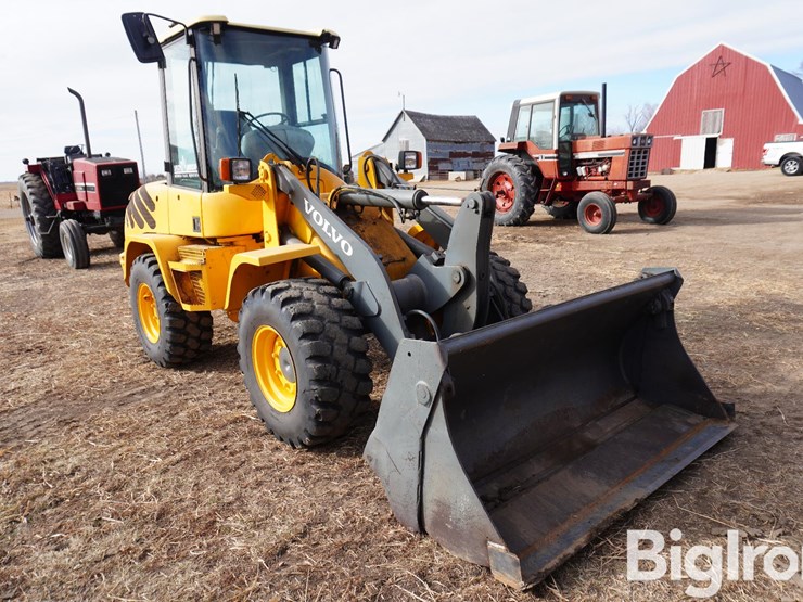 2005-volvo-l30b-image-3