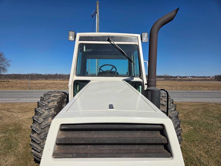 case-2290-tractor-image-11