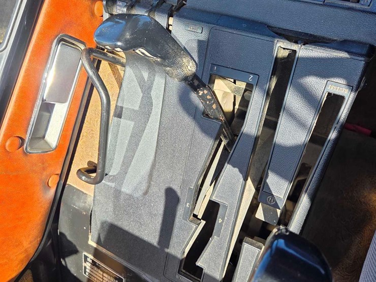 ih-5288-tractor-image-65