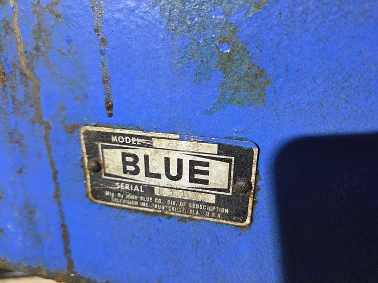 1000-gallon-liquid-nurse-trailer-image-19