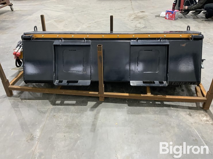 2025-massey-ferguson-730-image-6