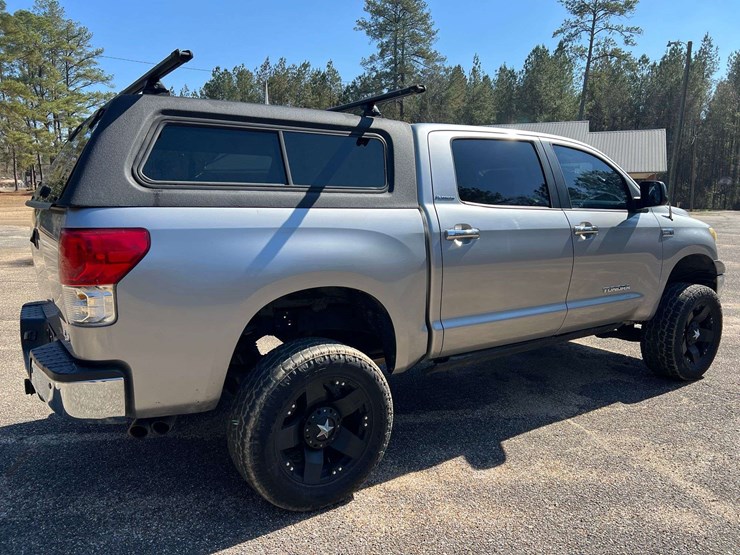 2010-toyota-tundra-image-3