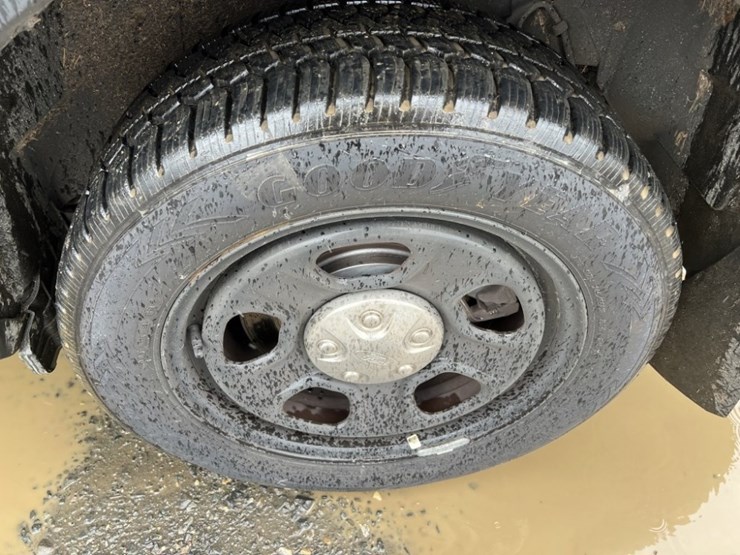 2018-ford-explorer-image-16