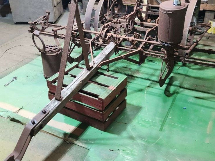 case-two-row-corn-planter-image-12