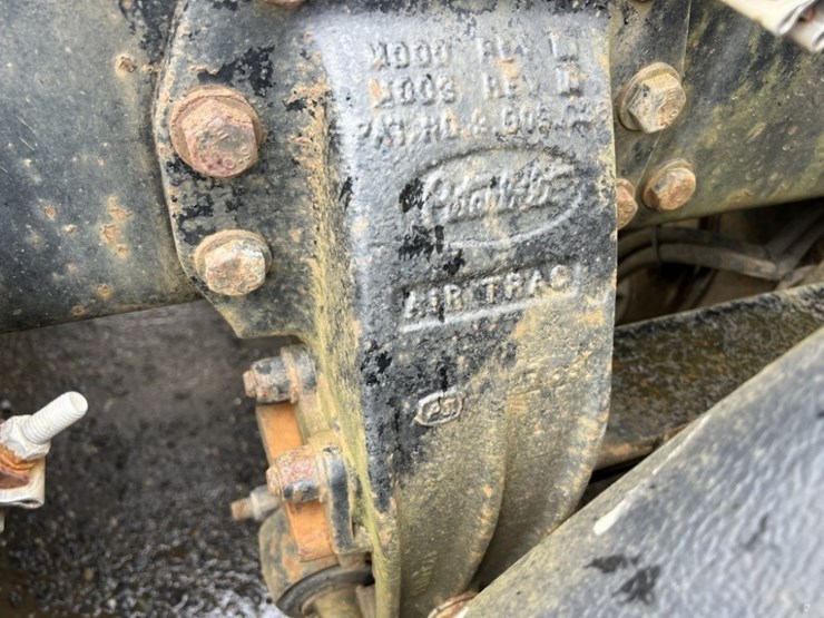 1996-peterbilt-378-image-22