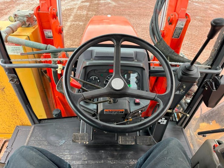 2005-kubota-la1301s-image-63