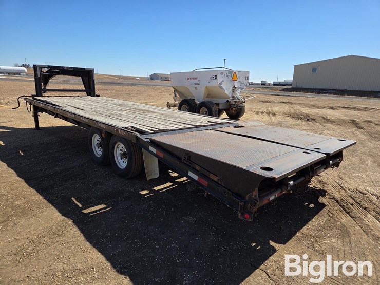 2008-titan-trailer-image-7