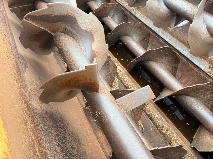 international-7600-image-79