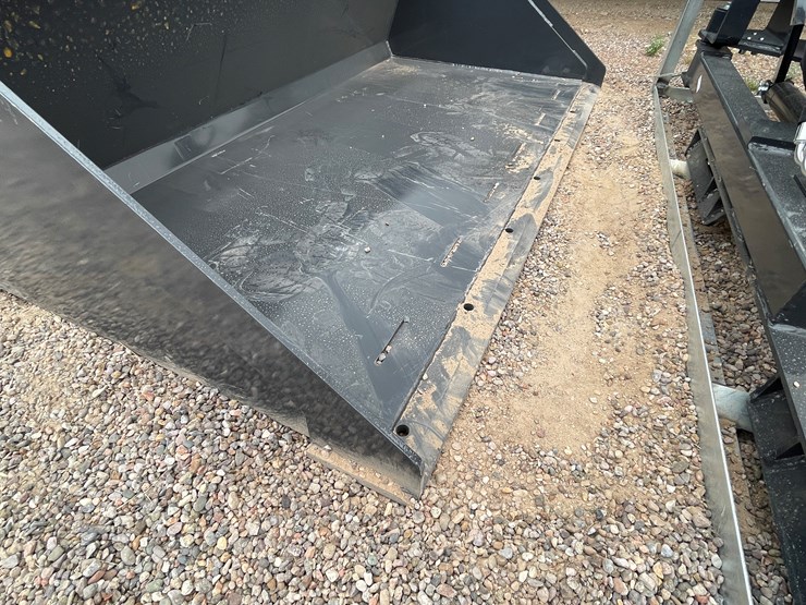 #4325-•-unused-2026-wolverine-skid-steer-track-duty-bucket-attachments-image-11