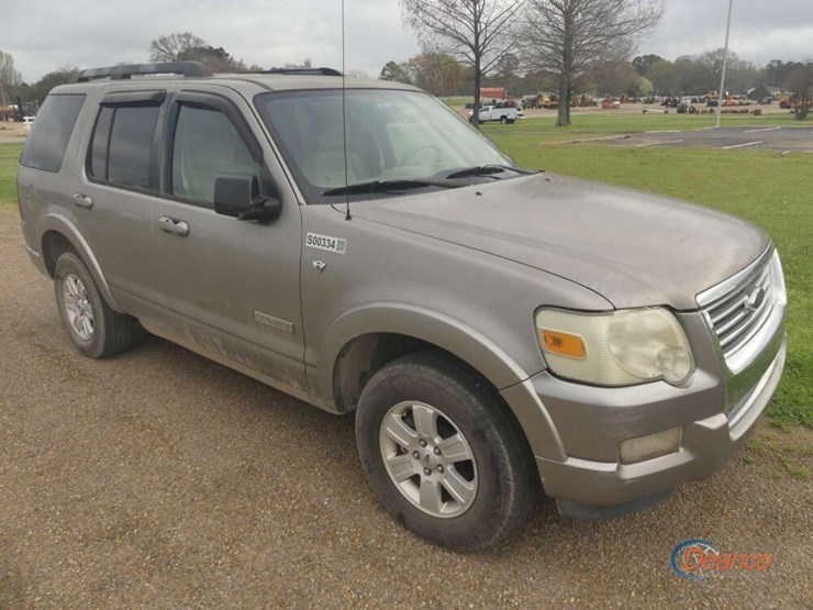 2008-ford-explorer-image-1