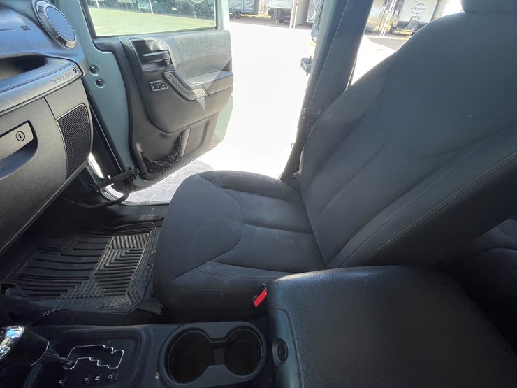 2014-jeep-wrangler-image-47