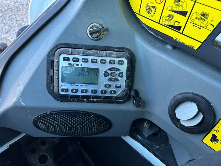 2022-bobcat-s590-image-20