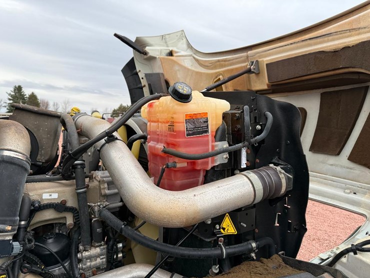 international-7600-image-48