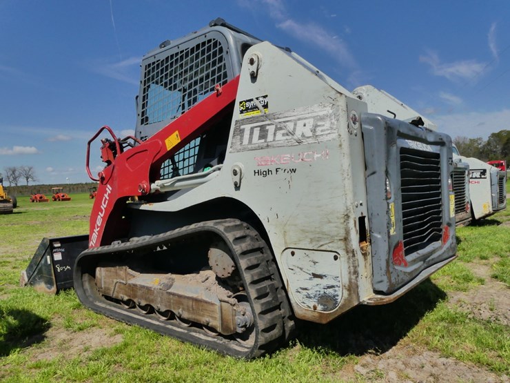 2022-takeuchi-tl12r2-image-4