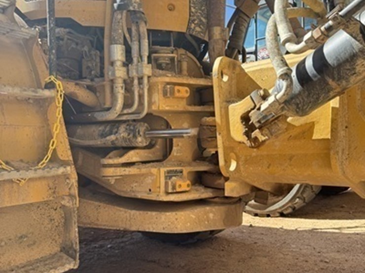 2010-caterpillar-740b-image-15