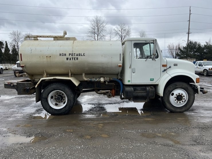 2000-international-4700-image-3