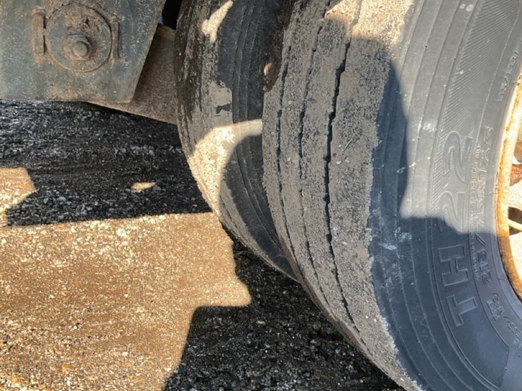 2007-unknown-trailer-image-21