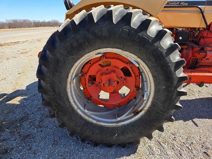 case-730-comfort-king-tractor-image-20