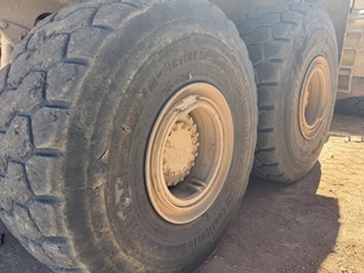 2010-caterpillar-740b-image-8