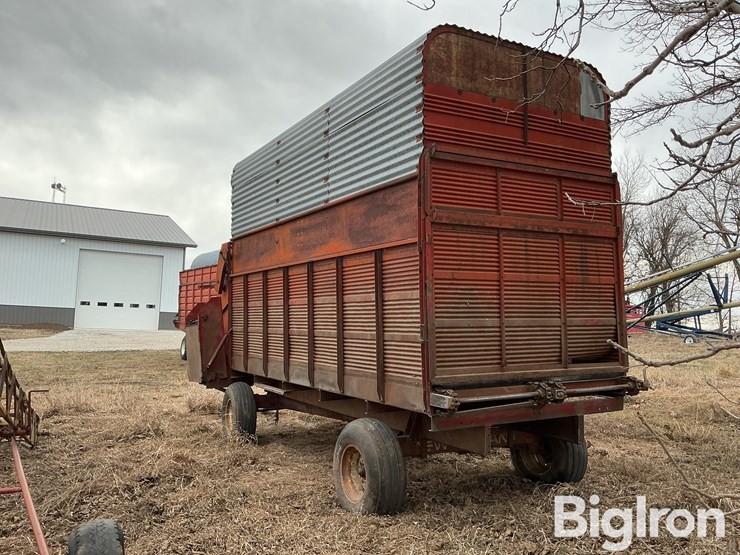 new-holland-83788-forage-wagon-image-7