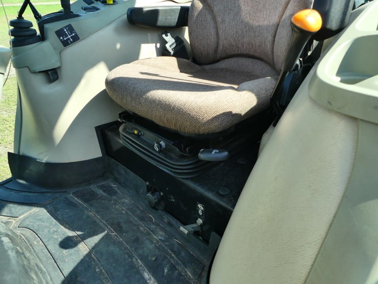 2010-john-deere-4720-image-16