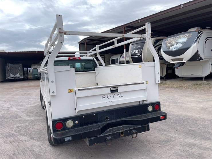 2015-chevrolet-silverado-2500-image-11
