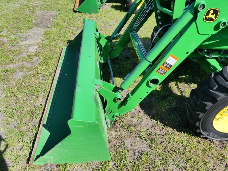 2021-john-deere-4044m-image-11