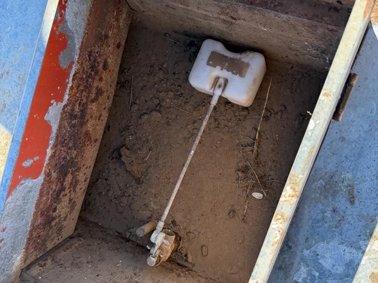 ritchie-steel-livestock-waterer-image-12