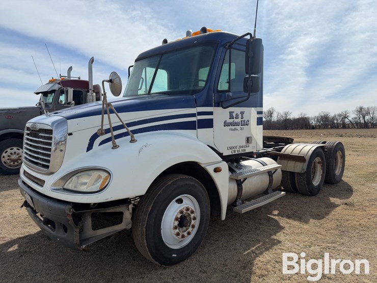 2005-freightliner-columbia-120-t/a-truck-tractor-image-1