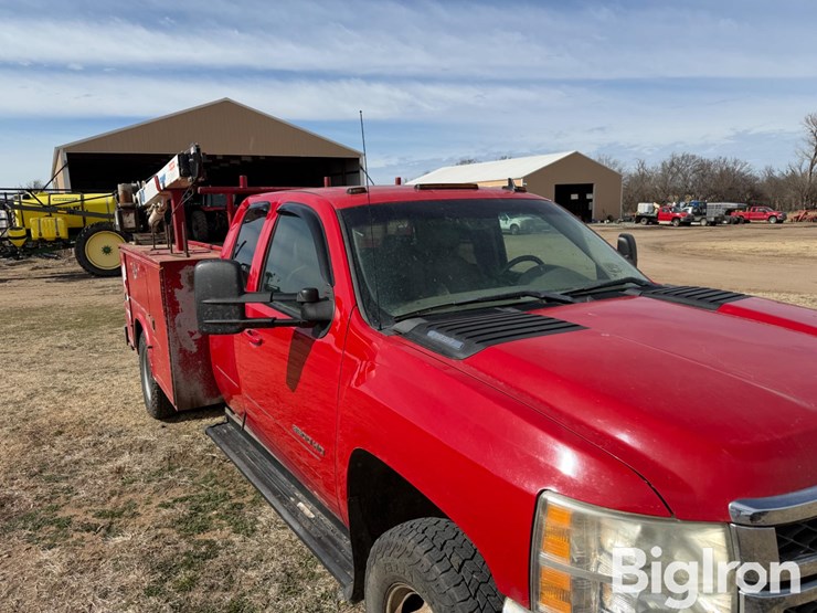 2011-chevrolet-3500-image-18