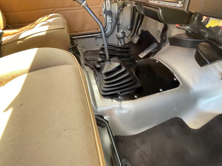 1993-jeep-wrangler-image-42