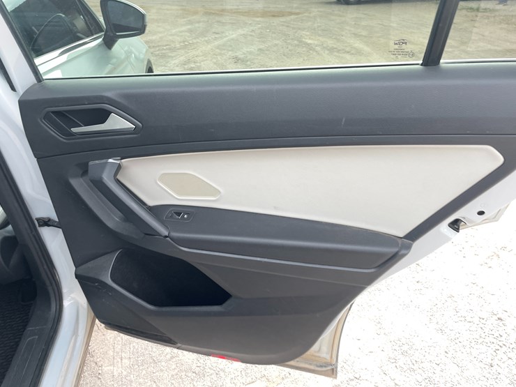 2019-volkswagen-tiguan-se-image-39