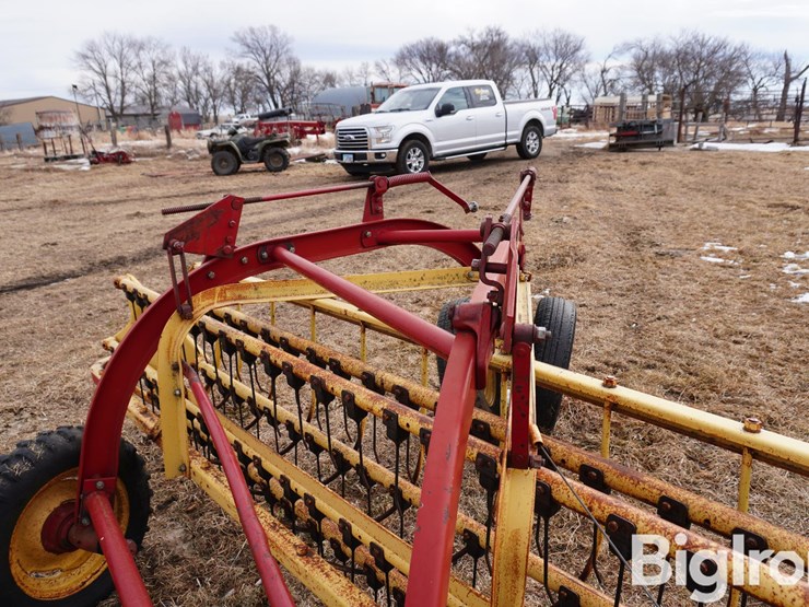 new-holland-260-image-17