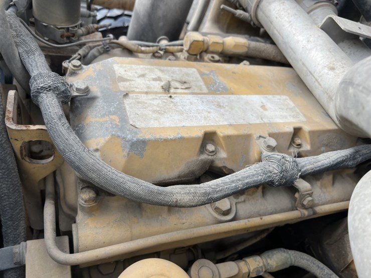 1998-peterbilt-330-image-12