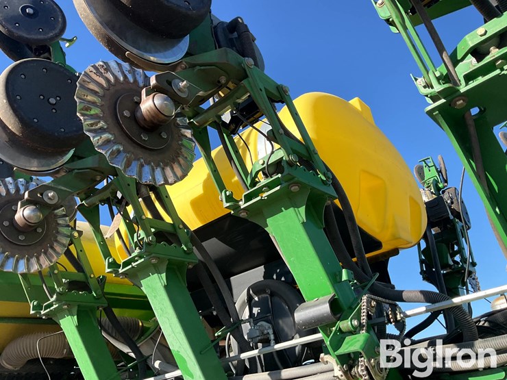 john-deere-1790-image-16