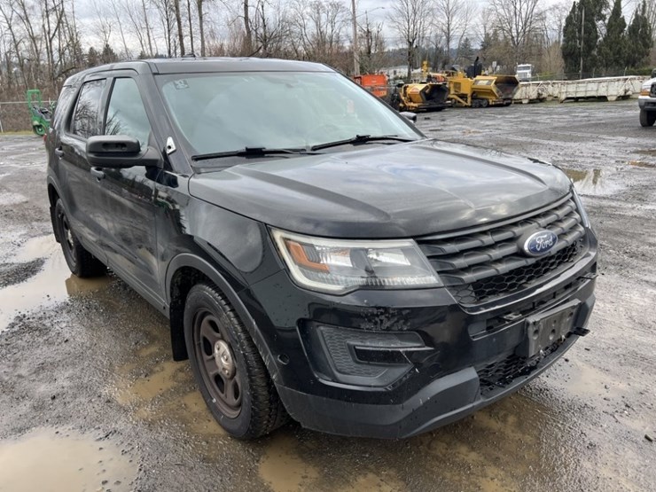 2018-ford-explorer-image-2