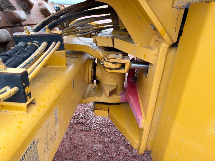 caterpillar-cs-563e-image-30