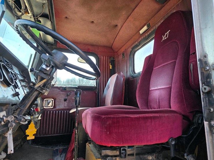 1993-kenworth-t800b-image-23