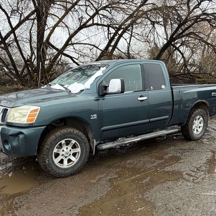 2004 NISSAN TITAN