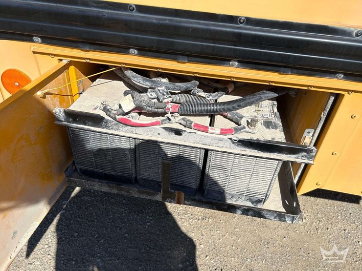 2010-chevrolet-tahoe-image-11