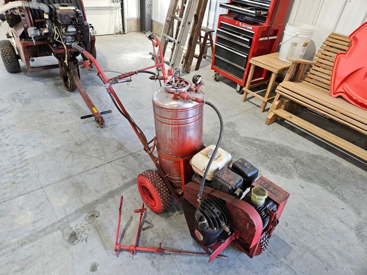 #664-•-walk-behind-paint-sprayer-image-7