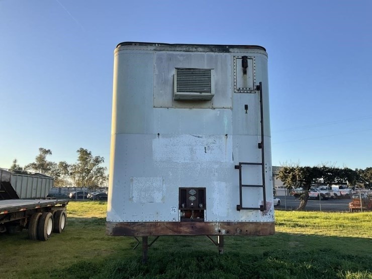 utility-40’-van-image-2