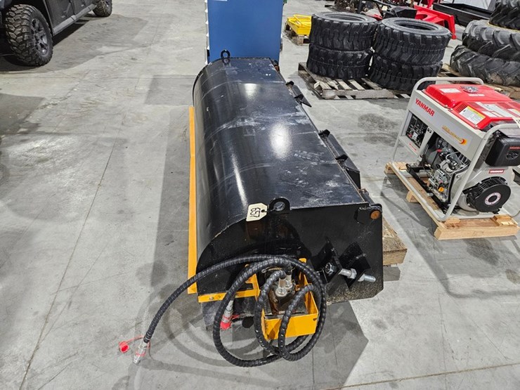 #657-•-2026-giyi-72"-box-broom-image-2