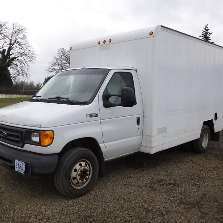 2004 FORD E350