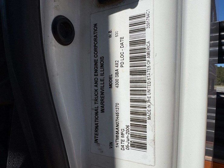 2007-international-durastar-4300-image-29