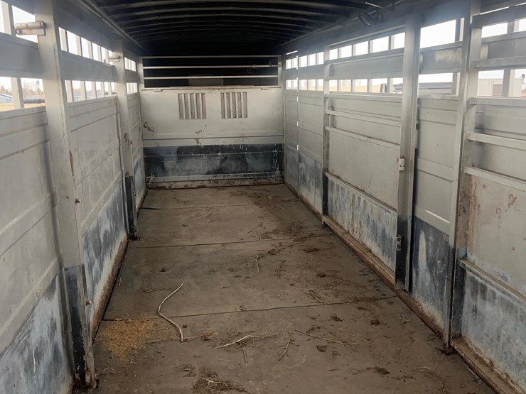 2012-titan-trailer-image-10